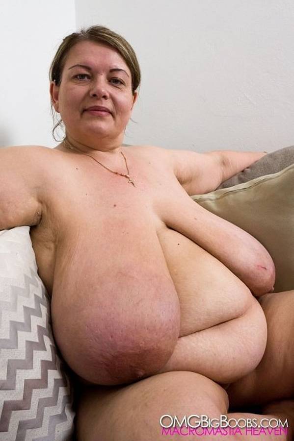Bbw Big Floppy Tits - Mature BBW amateur Pauline teasing with her her massive saggy tits -  MatureKingdom.com