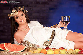 Busty Arianna Picture