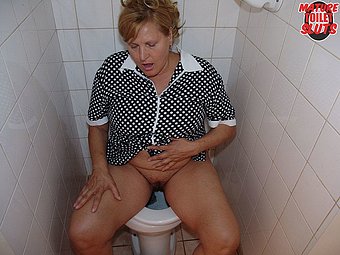 Mature Toiletsluts Picture