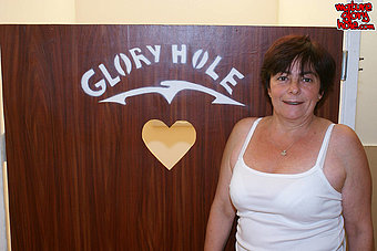 Mature Gloryhole Picture