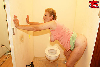 Mature Gloryhole Picture