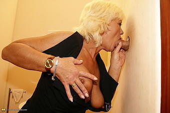 Mature Gloryhole Picture