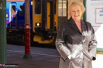 Claire Knight Picture